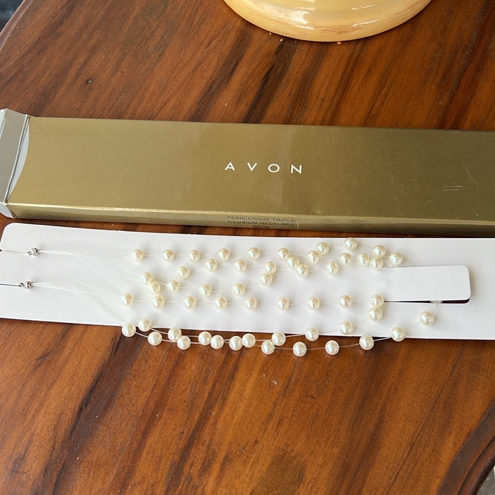 Avon VTG Triple Illusion Faux Pearl Necklace with Original Box